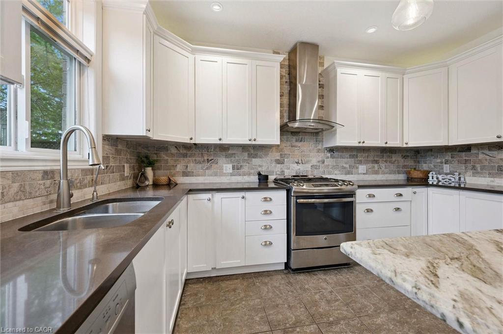 7 Hardy Street Property Photo 10