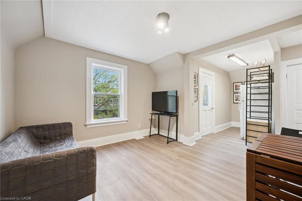 15 Gordon Avenue Property Photo 8