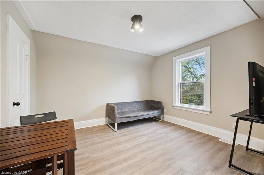 15 Gordon Avenue Property Photo 10