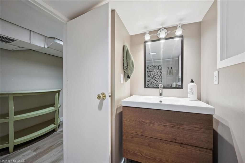 15 Gordon Avenue Property Photo 37