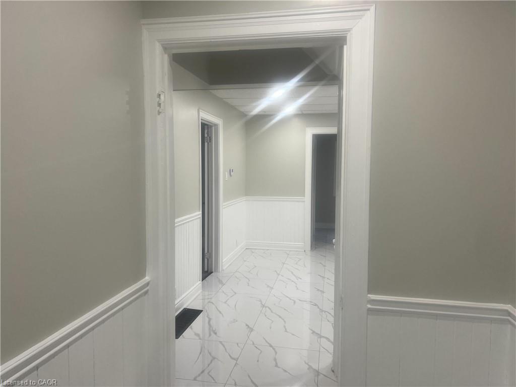 1434 King Street E Property Photo 3