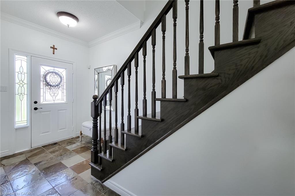 2-232 Stonehenge Drive Property Photo 10