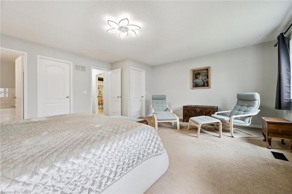 107-833 Scollard Court Property Photo 20