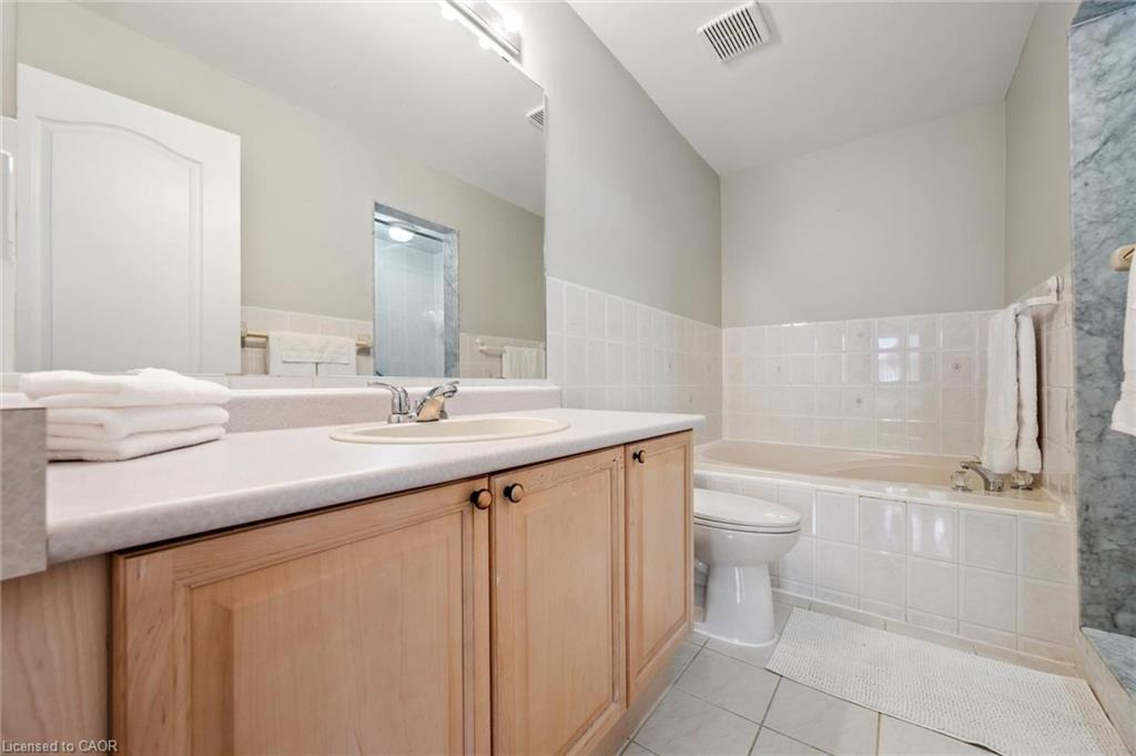 107-833 Scollard Court Property Photo 22