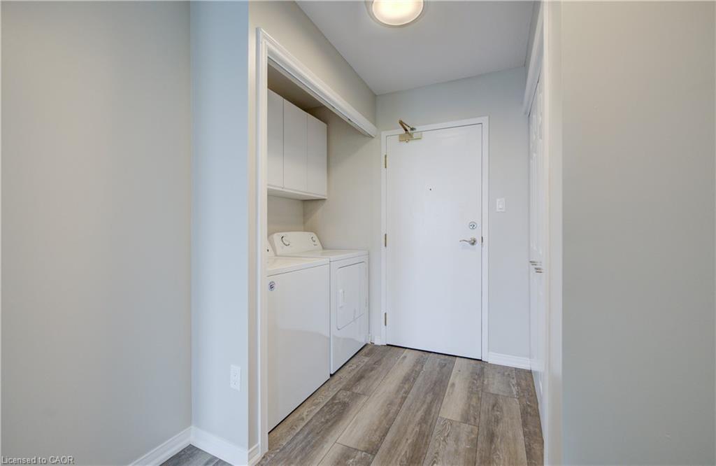 802-1414 King Street E Property Photo 11