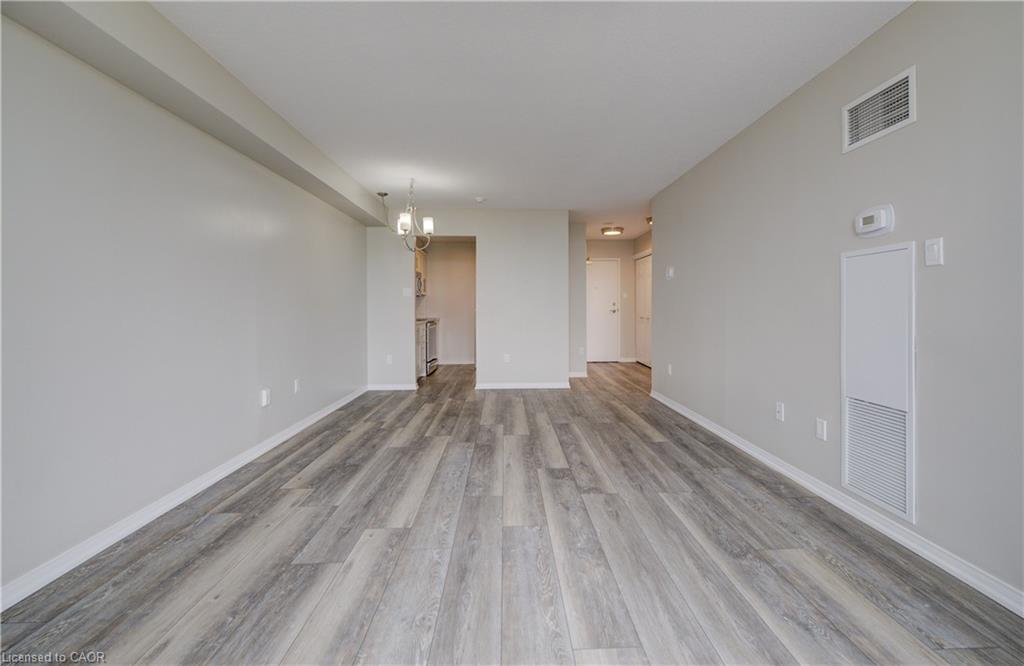 802-1414 King Street E Property Photo 15