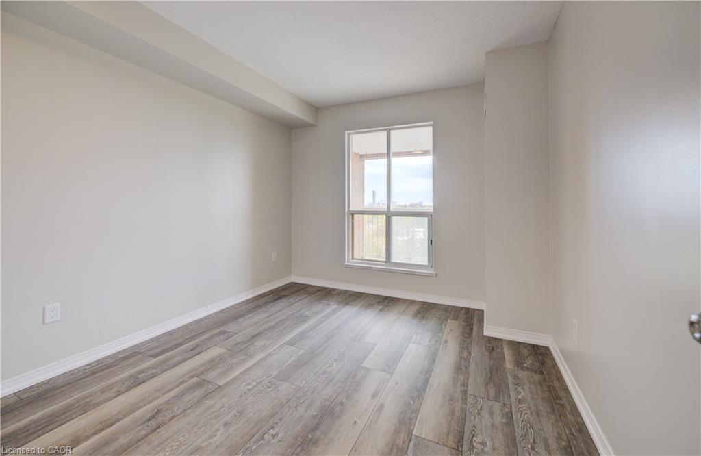 802-1414 King Street E Property Photo 18