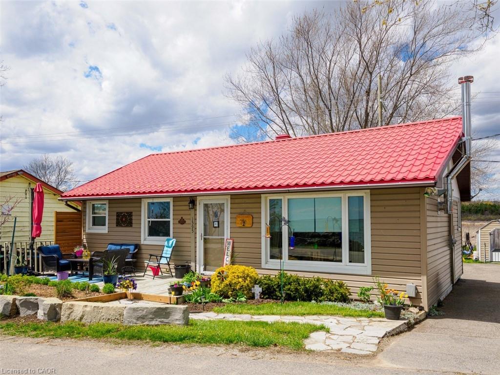 1395 Lakeshore Road Property Photo 1