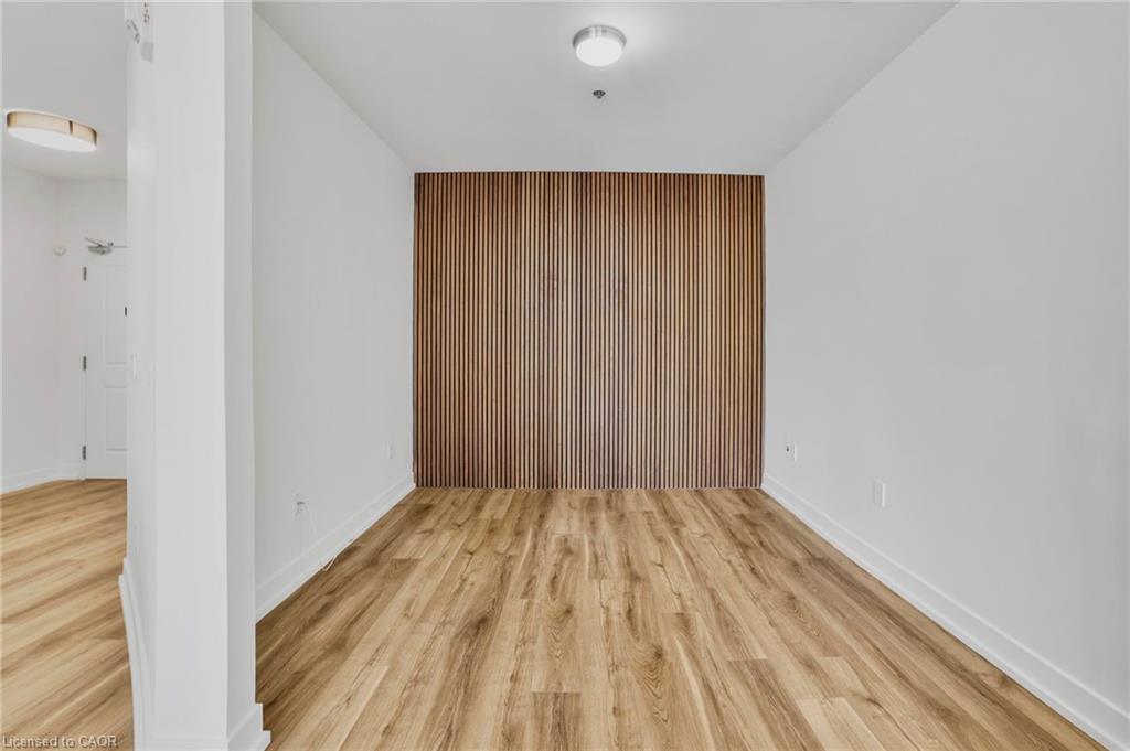 801-90 Charlton Avenue W Property Photo 17