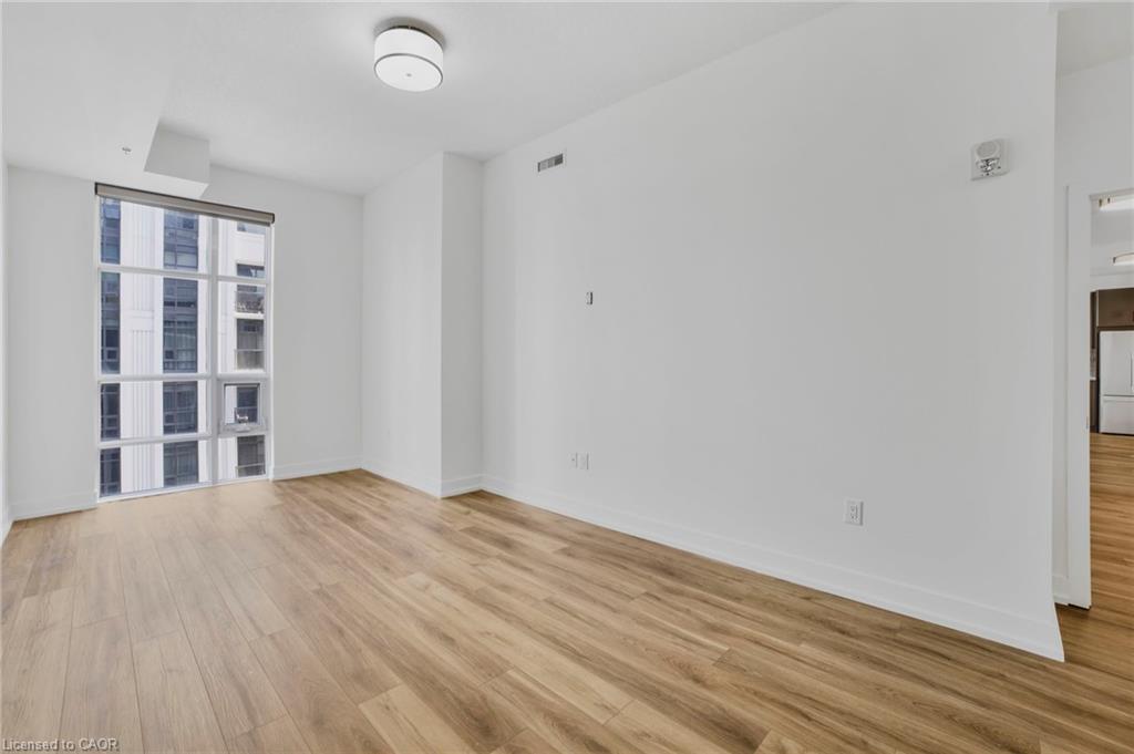 801-90 Charlton Avenue W Property Photo 31
