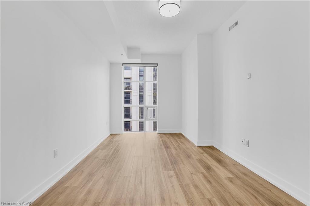 801-90 Charlton Avenue W Property Photo 32