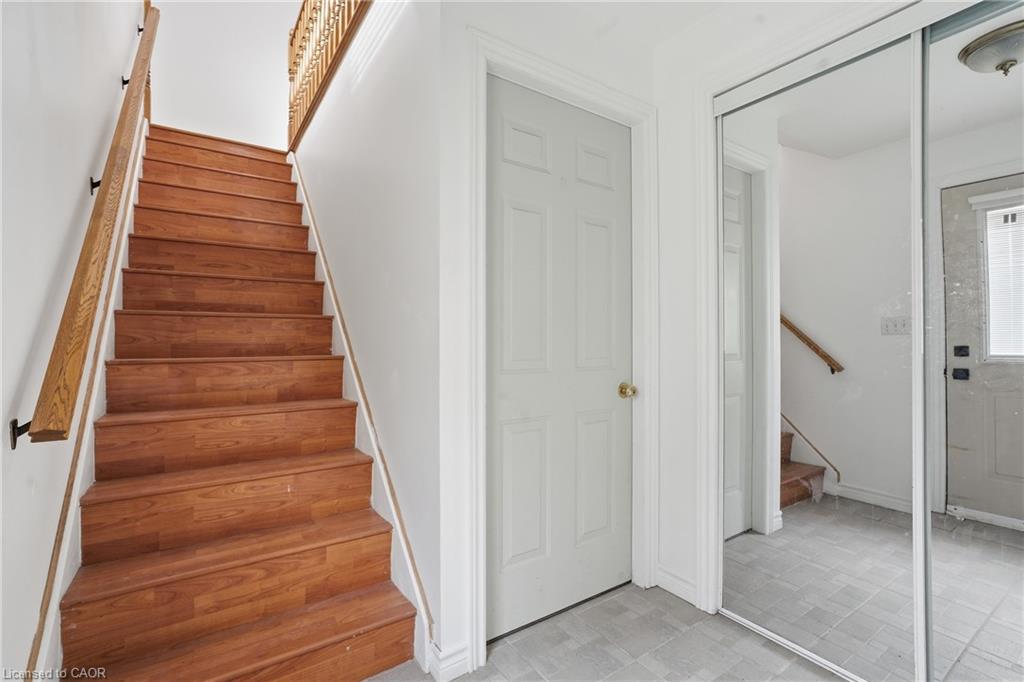 1049 Glencairn Avenue Property Photo 4
