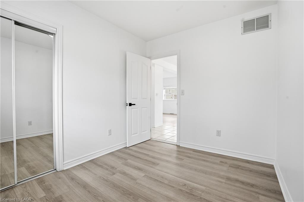 1049 Glencairn Avenue Property Photo 12