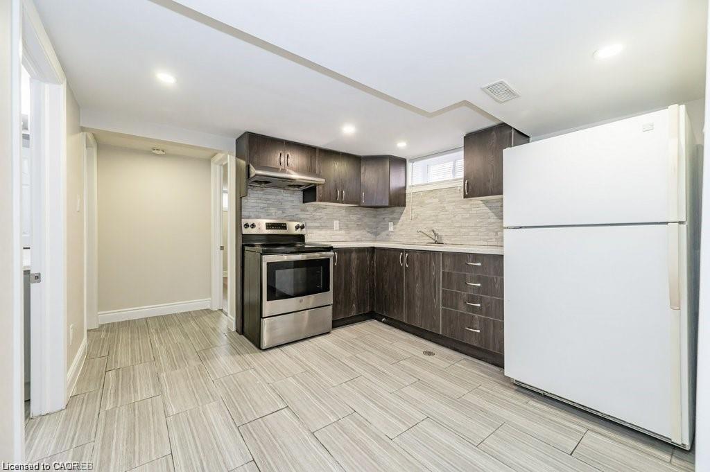 142 Fairway Road N Property Photo 3