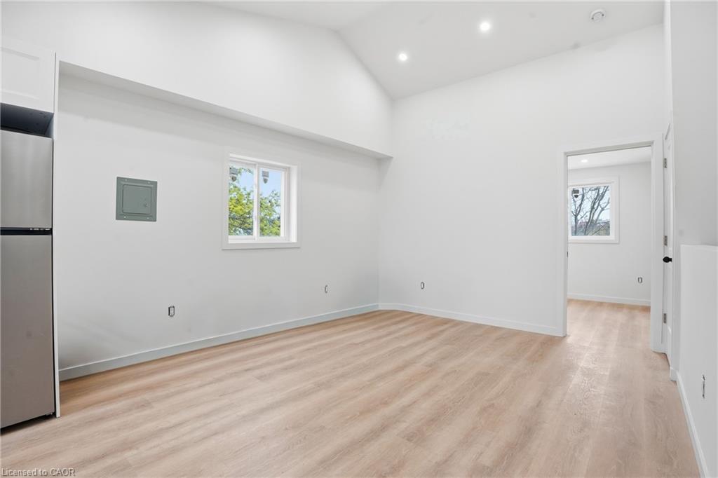 1049 Glencairn Avenue Property Photo 6