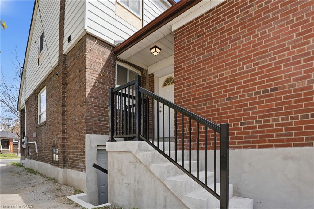 1049 Glencairn Avenue Property Photo 3