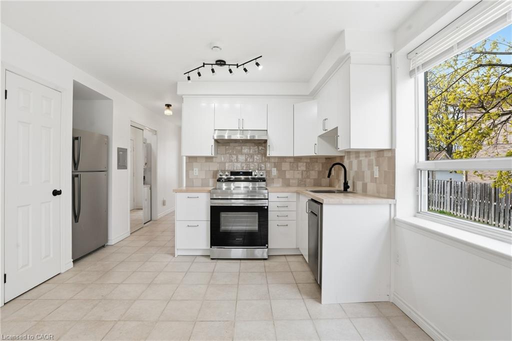 1049 Glencairn Avenue Property Photo 8