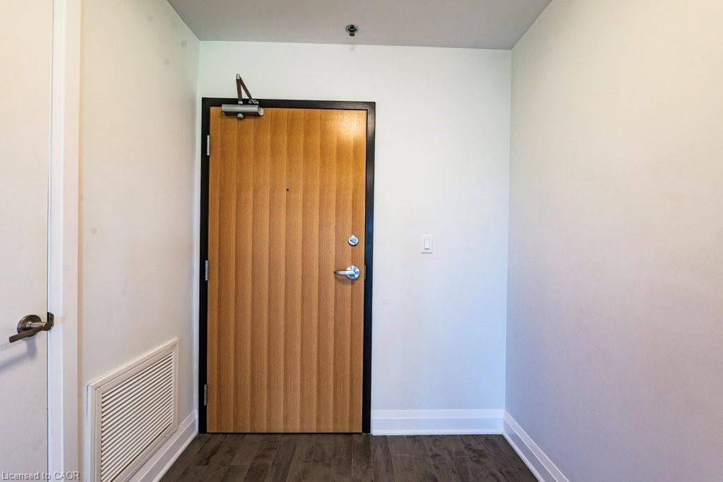 403-247 Grey Silo Road Property Photo 9