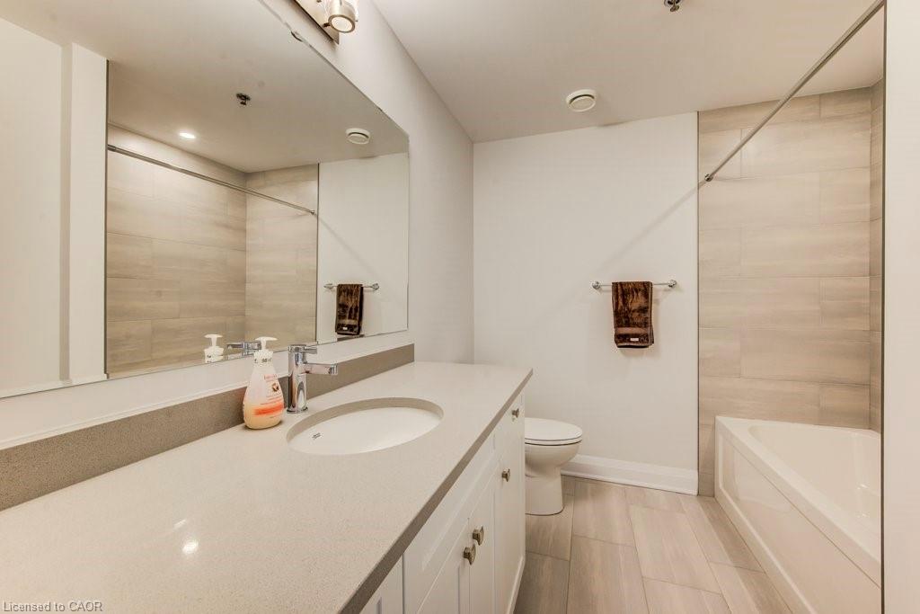403-247 Grey Silo Road Property Photo 12