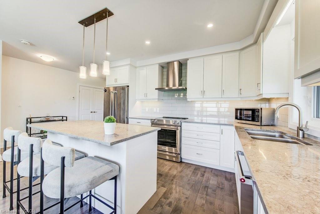 403-247 Grey Silo Road Property Photo 18