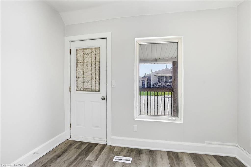 5671 Desson Avenue Property Photo 6