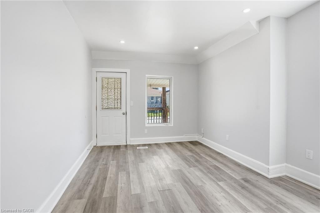 5671 Desson Avenue Property Photo 7