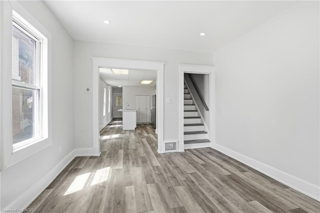 5671 Desson Avenue Property Photo 9