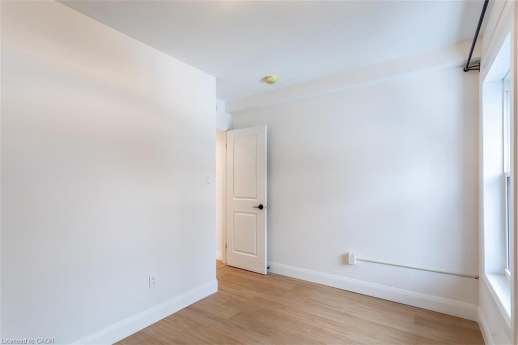 2-115 Catharine Street N Property Photo 19