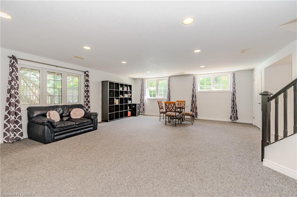 16 Elderberry Court Property Photo 28