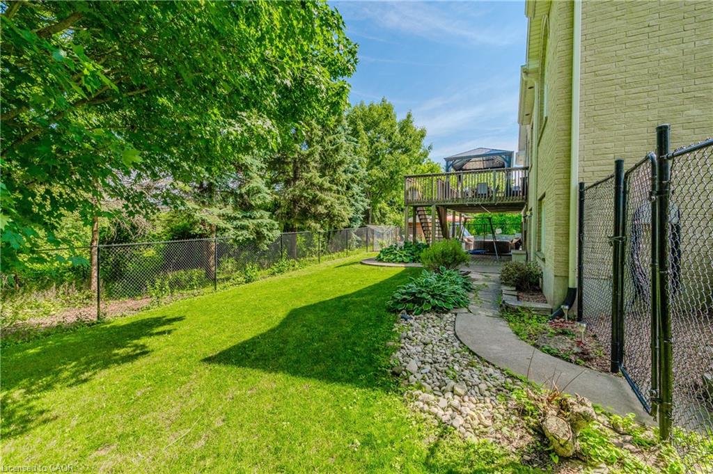 16 Elderberry Court Property Photo 43
