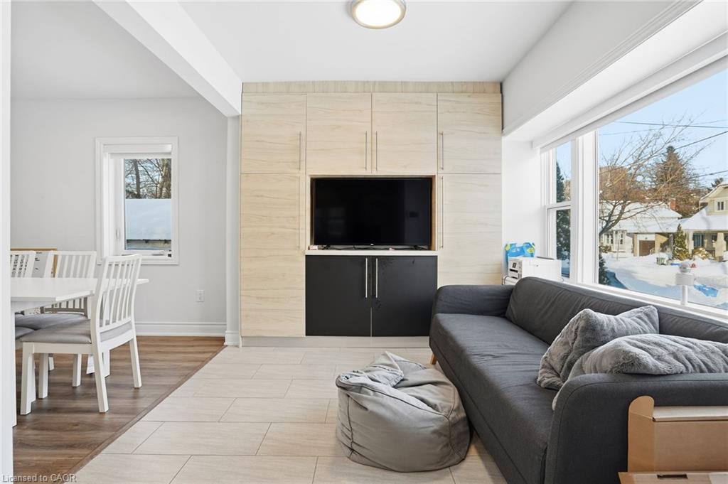 50 Broadway Avenue Property Photo 8