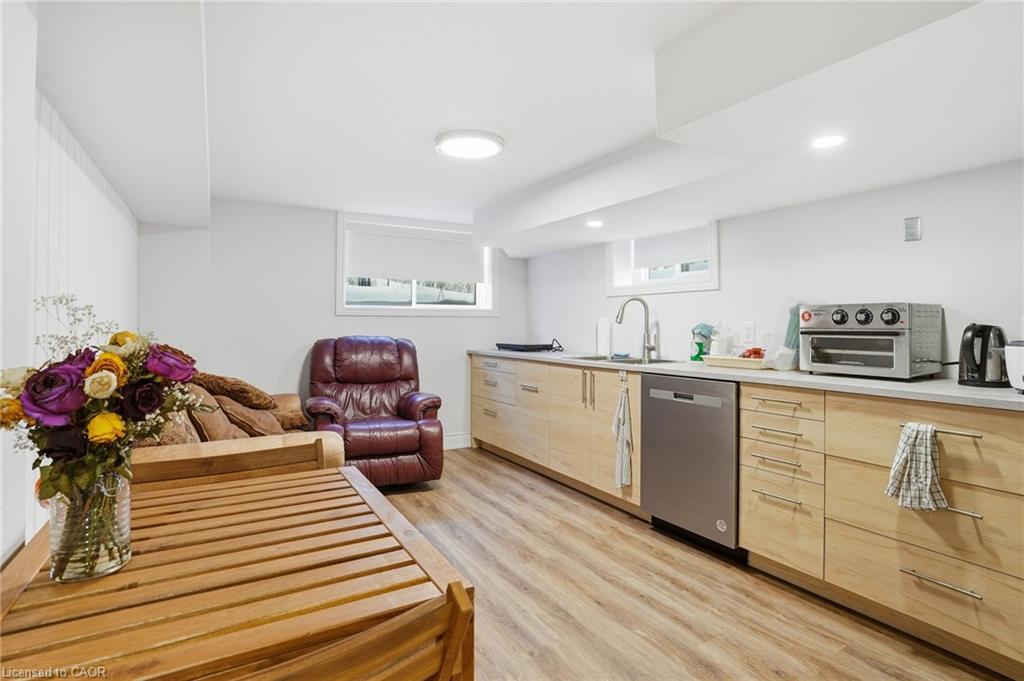 50 Broadway Avenue Property Photo 33