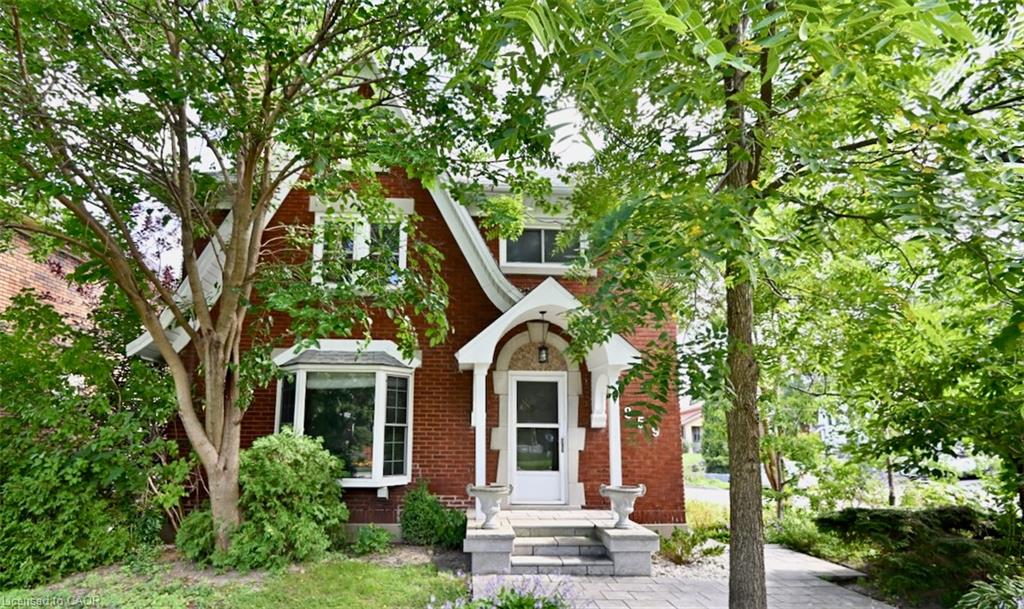 859 Queen's Boulevard Property Photo 1