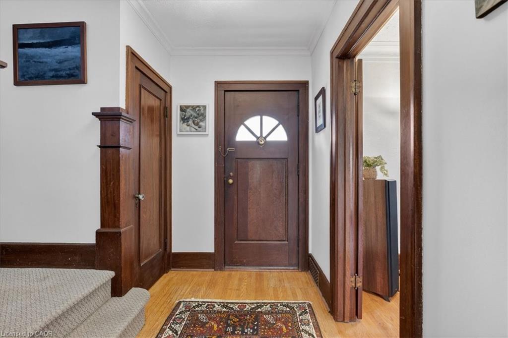859 Queen's Boulevard Property Photo 5