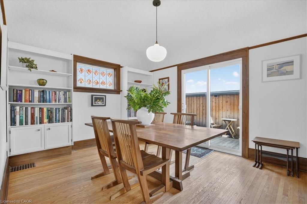 859 Queen's Boulevard Property Photo 10
