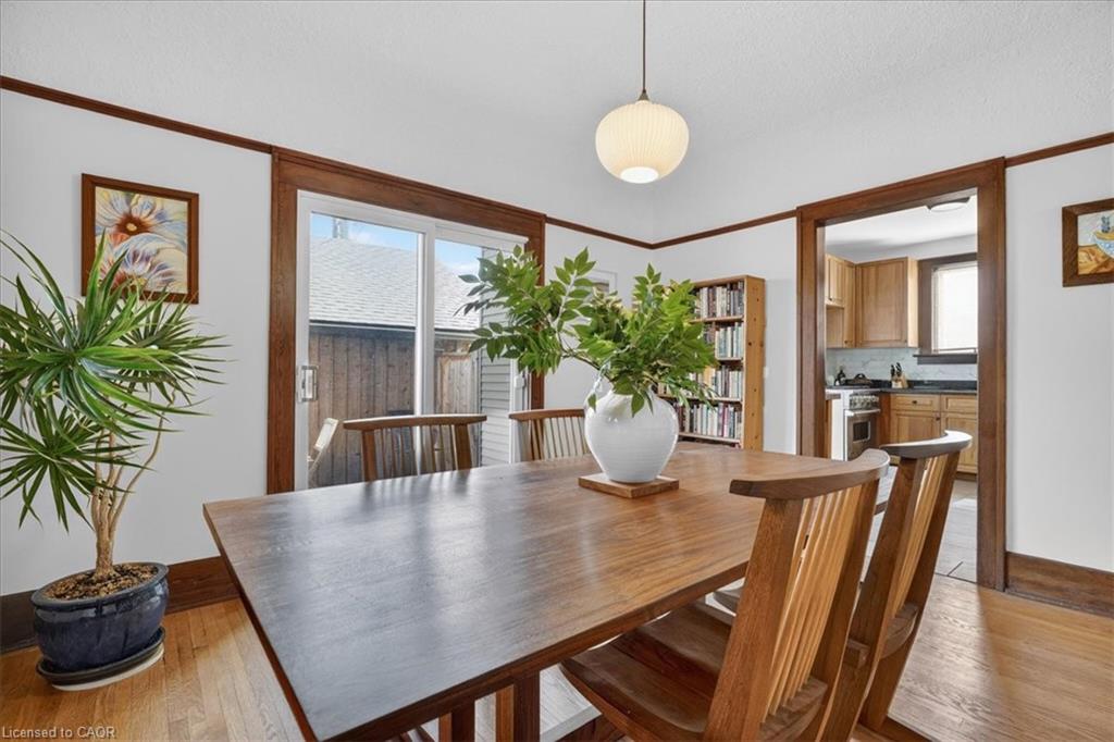 859 Queen's Boulevard Property Photo 11