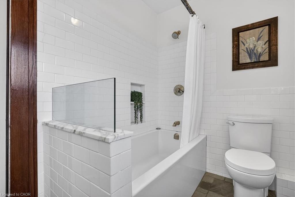 859 Queen's Boulevard Property Photo 19