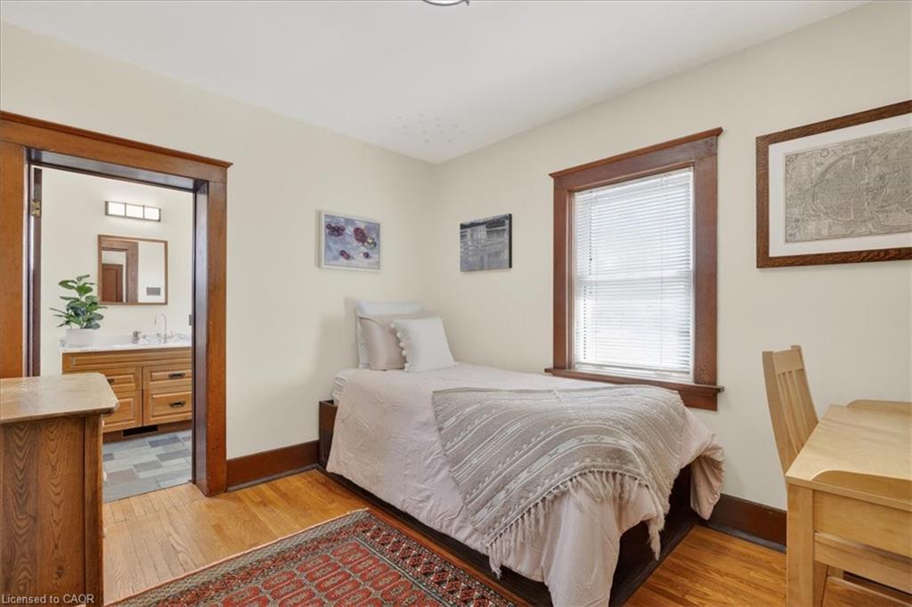 859 Queen's Boulevard Property Photo 21