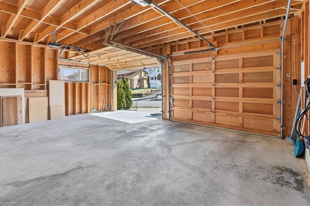 859 Queen's Boulevard Property Photo 33