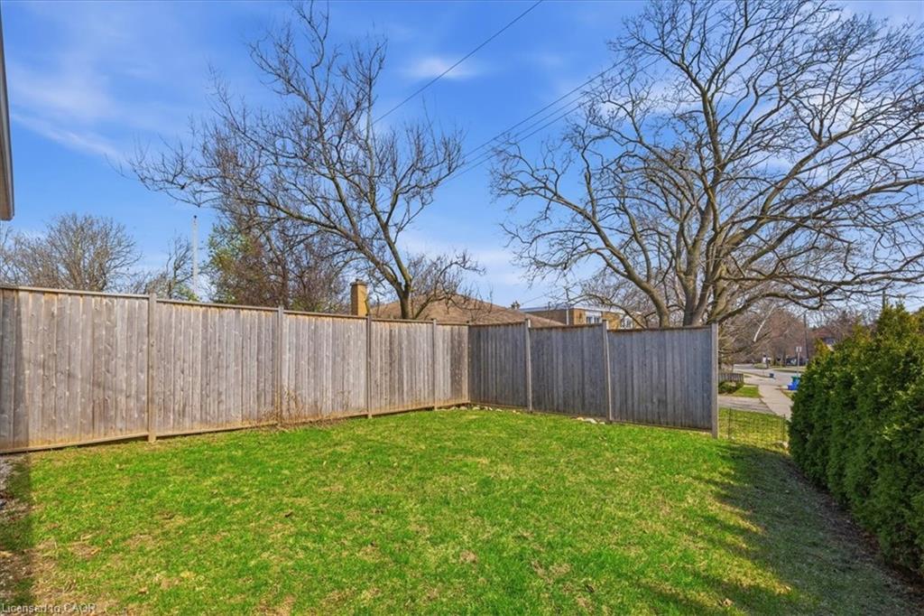 859 Queen's Boulevard Property Photo 35