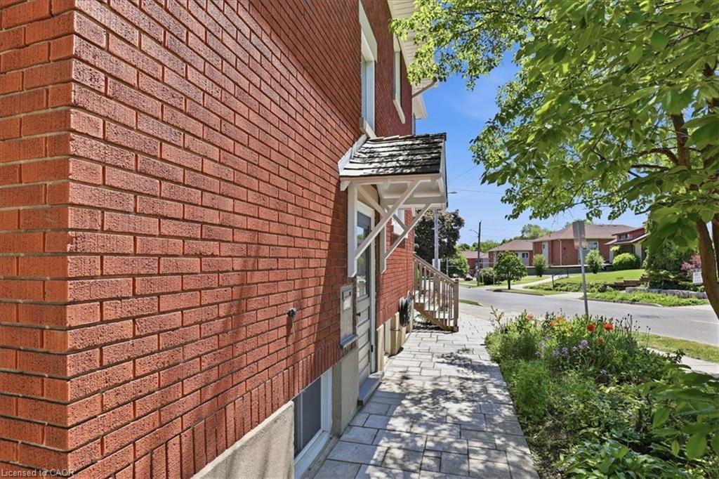859 Queen's Boulevard Property Photo 36