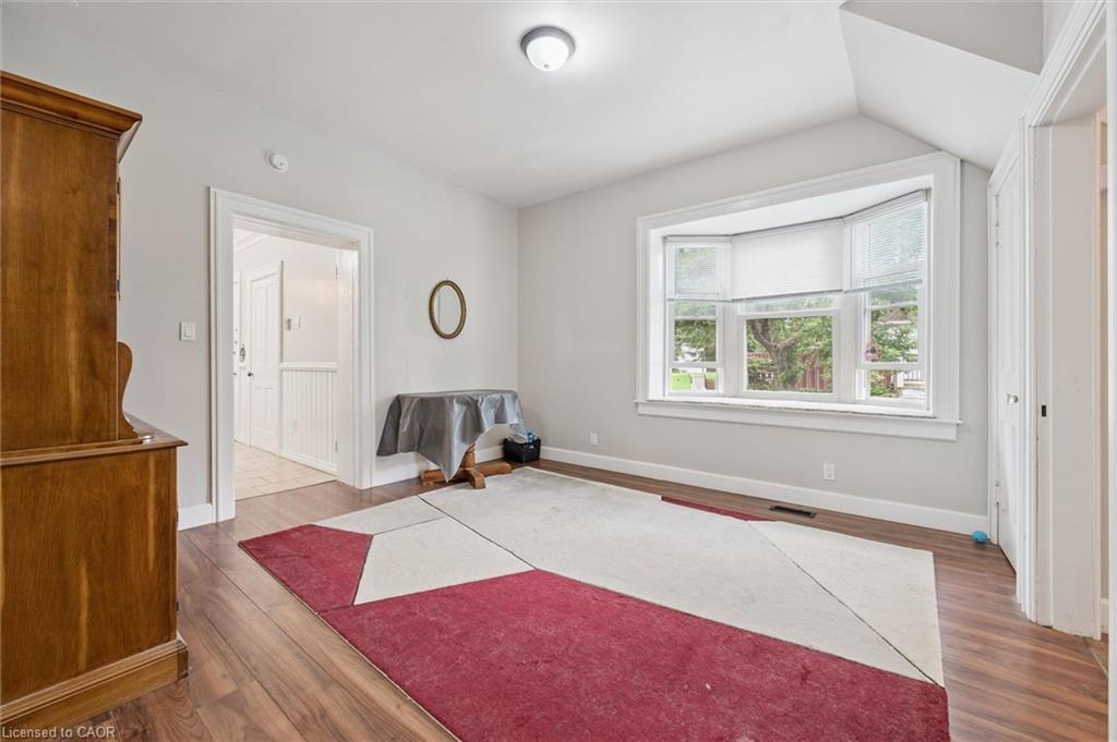 105 Snyder's Road W Property Photo 8
