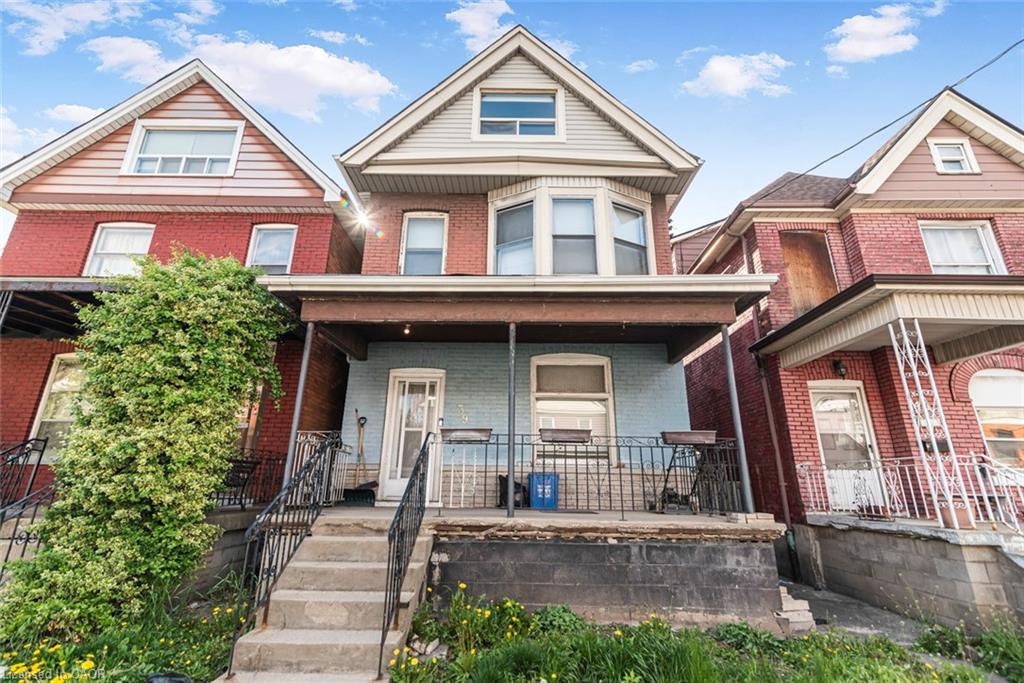 39 Arthur Avenue N Property Photo 3
