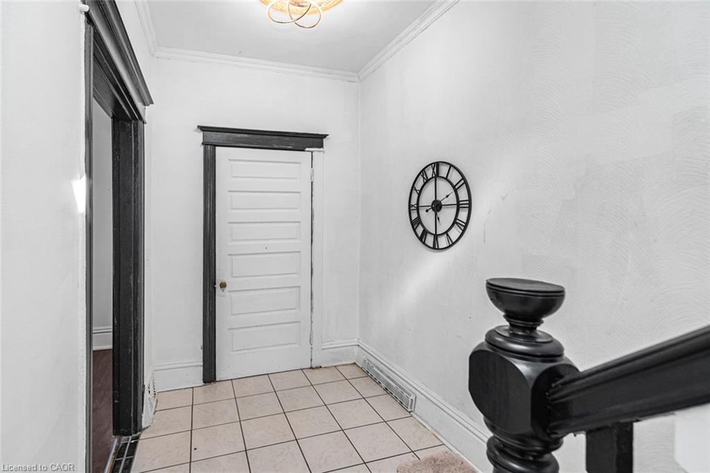 39 Arthur Avenue N Property Photo 5