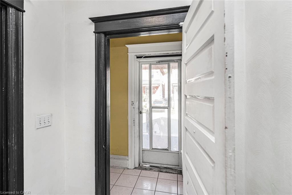39 Arthur Avenue N Property Photo 6