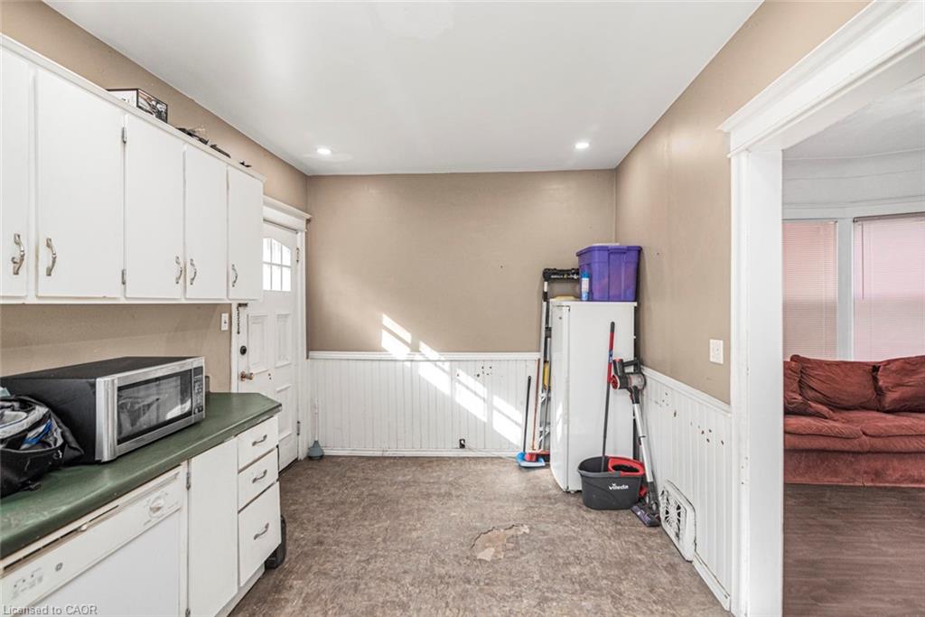 39 Arthur Avenue N Property Photo 14