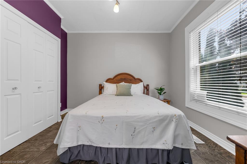 110 Oak Street Property Photo 6
