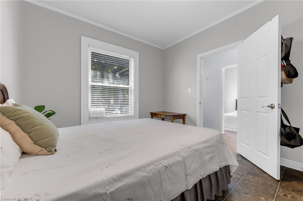 110 Oak Street Property Photo 7