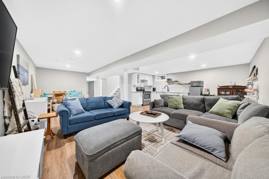 7 Wallis Avenue Property Photo 42