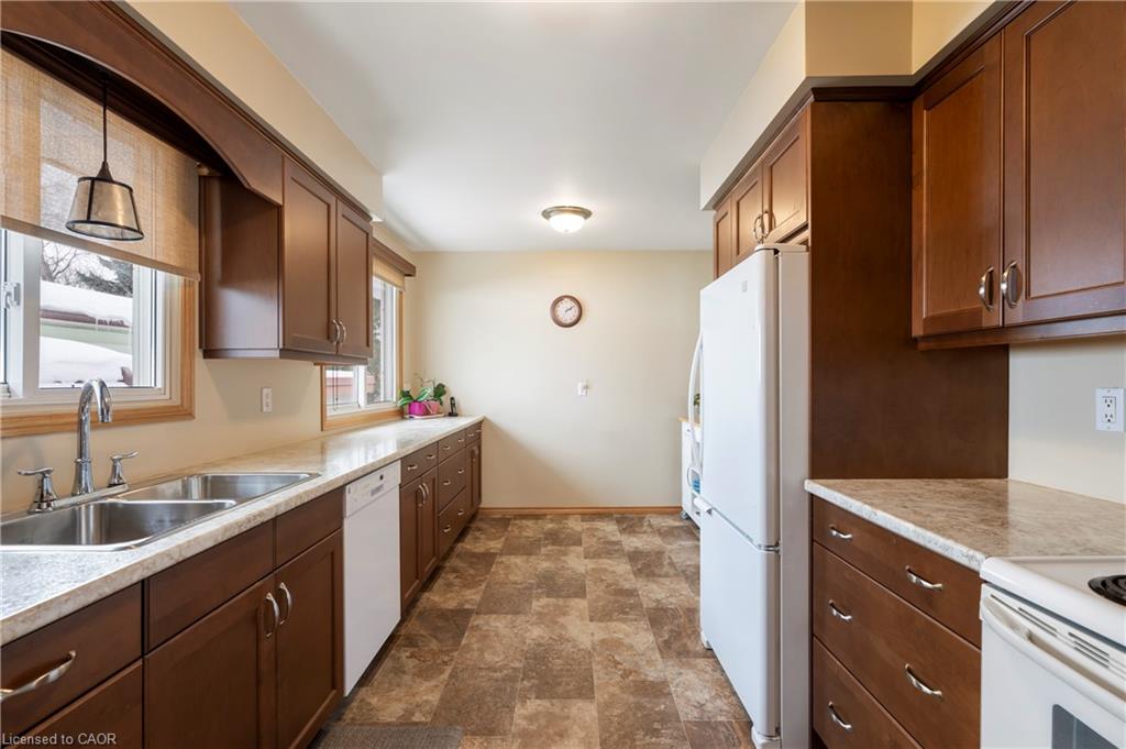 401 Mohawk Road W Property Photo 13